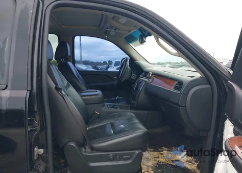 2008 GMC Yukon Slt z USA, uszkodzony, nr VIN 1GKFC130X8R261893